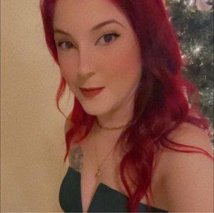 Meet your Posher, Dennise